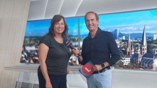 Jutta Oster gemeinsam mit dem Redakteur der Bonner Lokalzeit