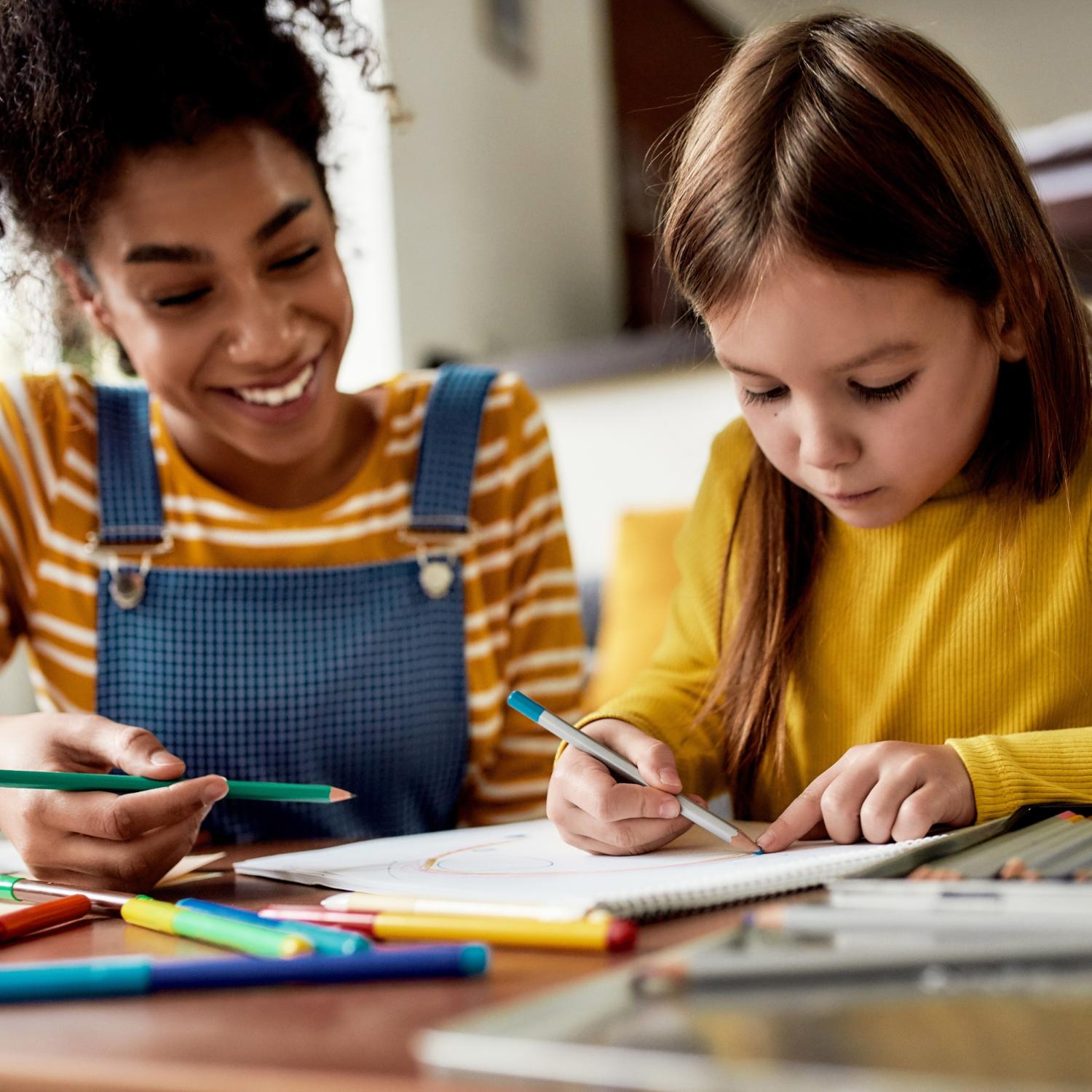 S7 obere Bild POCFrau_mit_Kind_malen